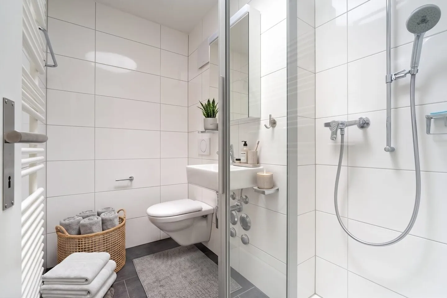 4-room attic apartment with large terrace - Photo 7 of 13