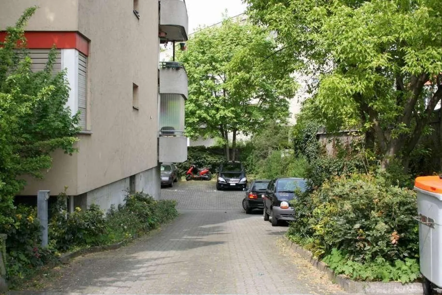 Posto auto centrale a Birsfelden - Foto 2 di 2