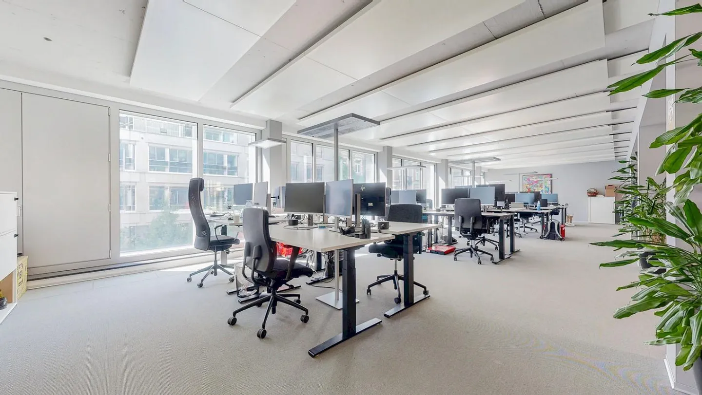 Modern, light-flooded office space in a central location ready for occupancy - Photo 11 of 13