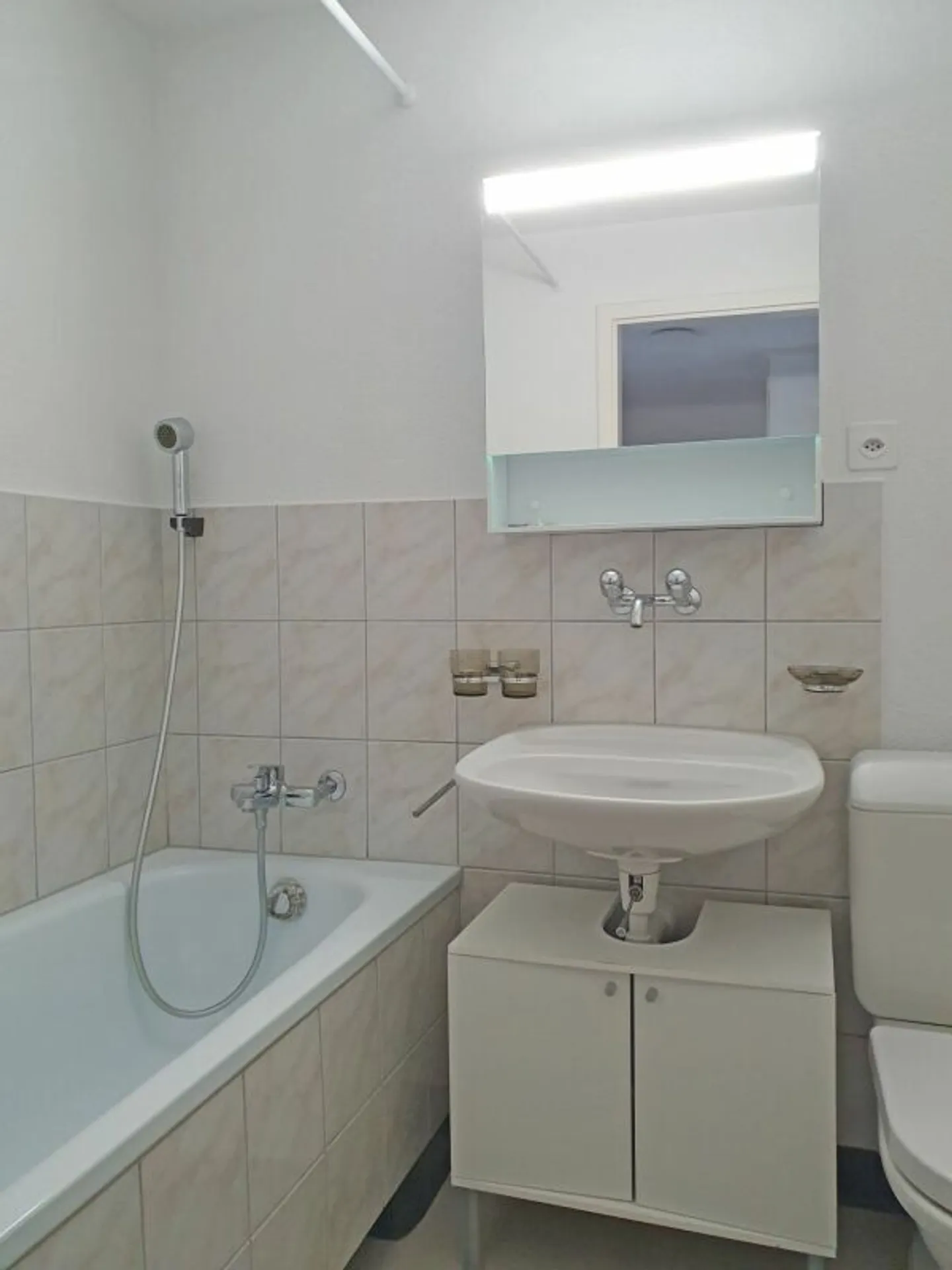 Gemütliche Wohnung mit sonnigem Balkon - Foto 9 von 11