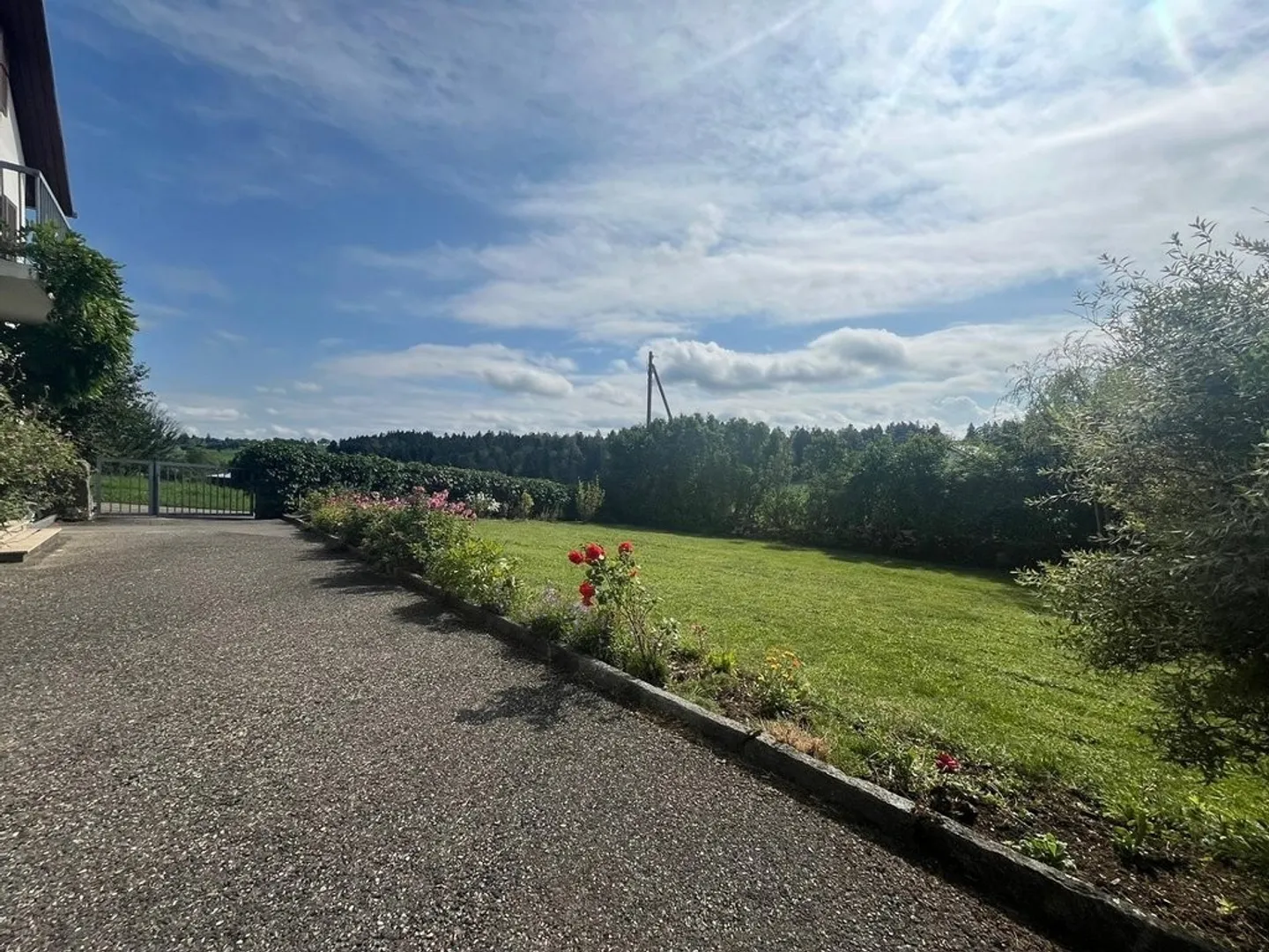 Magnificent furnished accommodation in the countryside with private garden - Photo 1 of 11