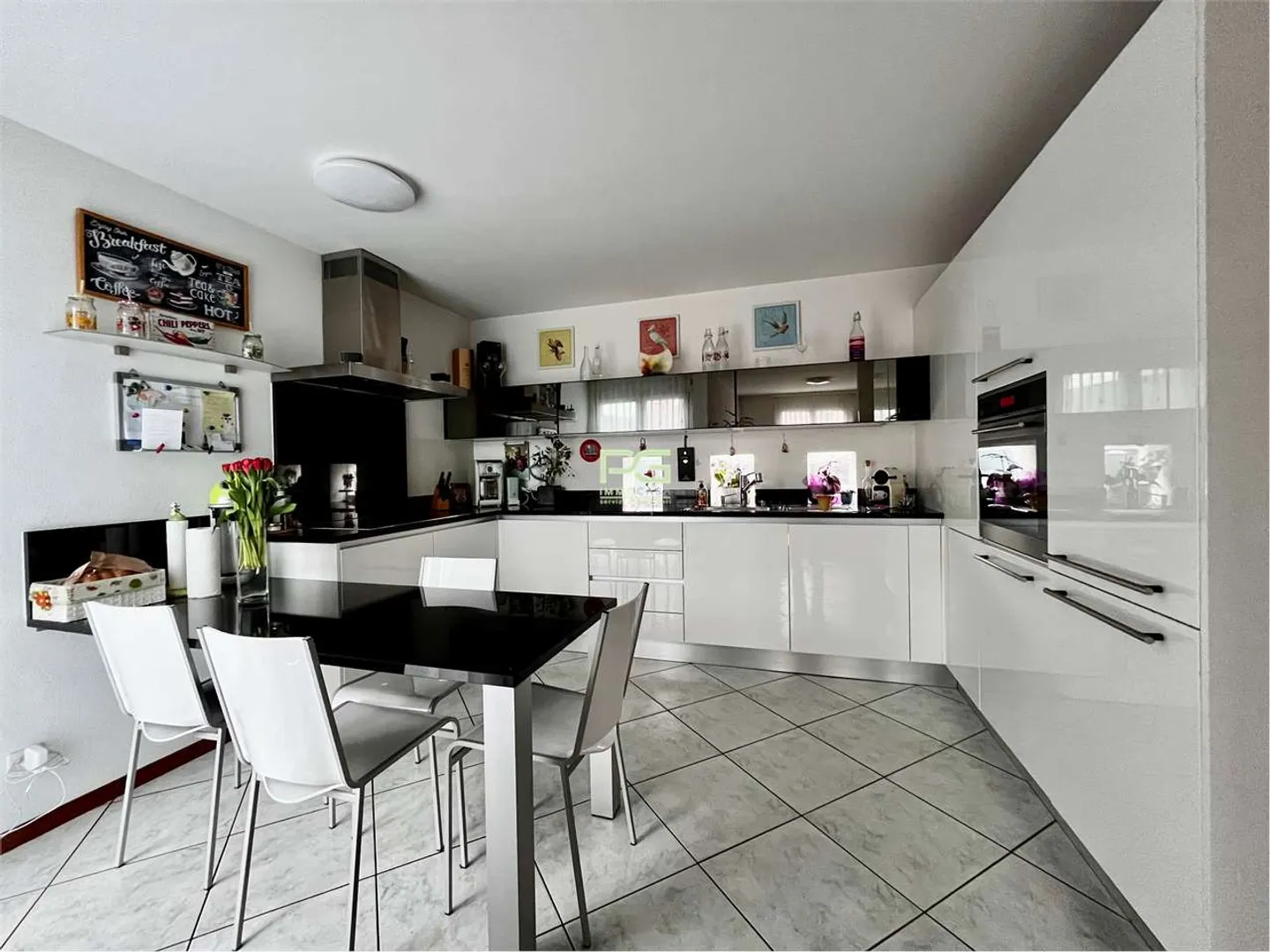 Large Single-Family House in Monte Carasso - Photo 5 of 13