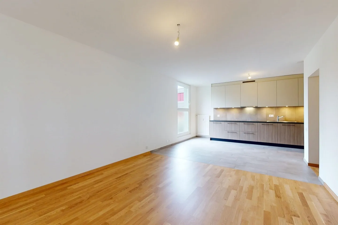 Modern Apartment in Quiet Area - Photo 4 of 9