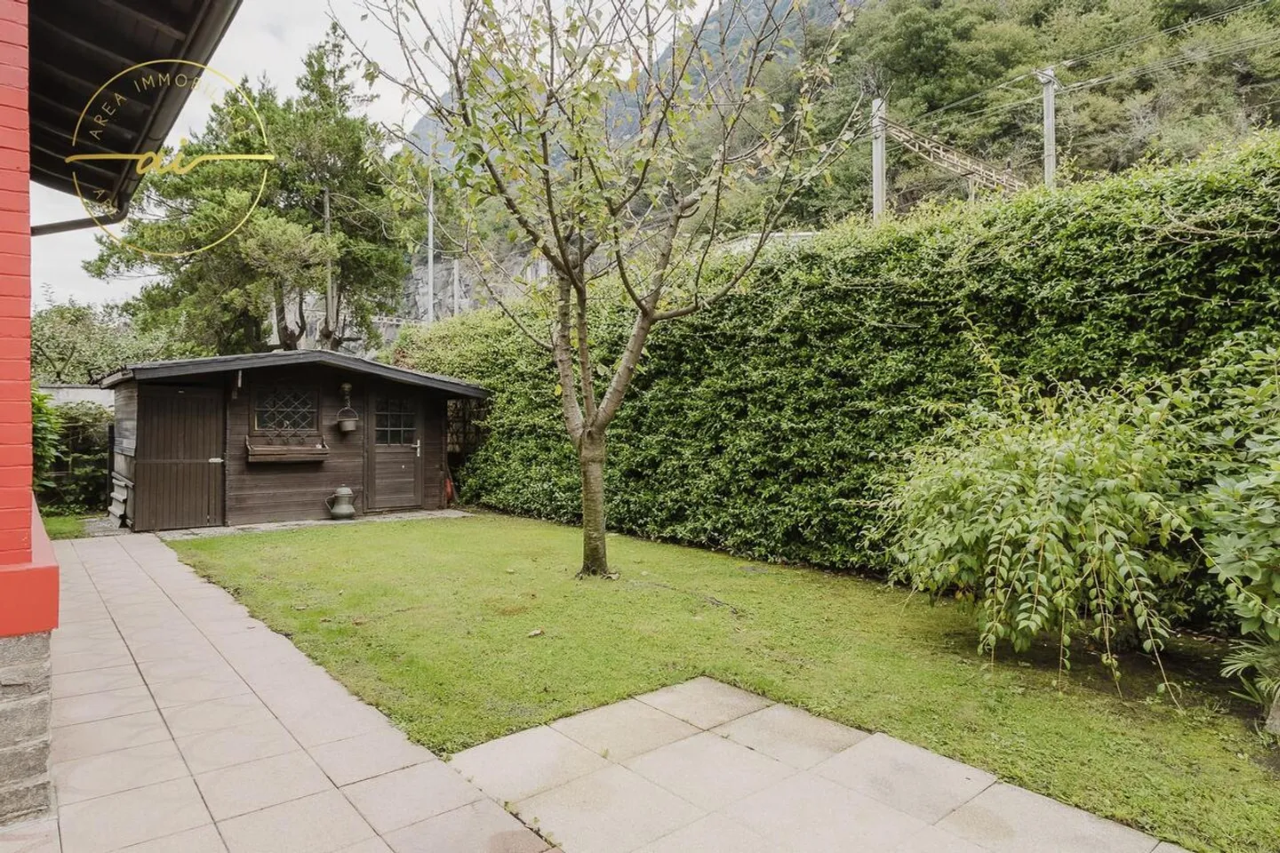 CASA UNIFAMILIARE CON GIARDINO E PISCINA - Foto 4 di 13
