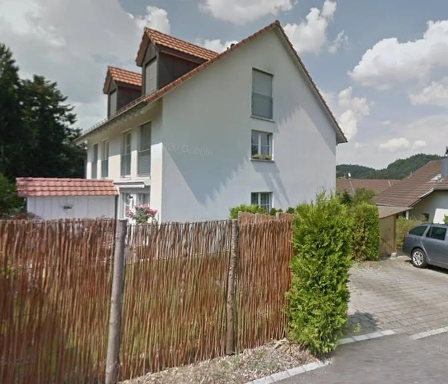 Single-family house in a well-kept residential area - Photo 1 of 11
