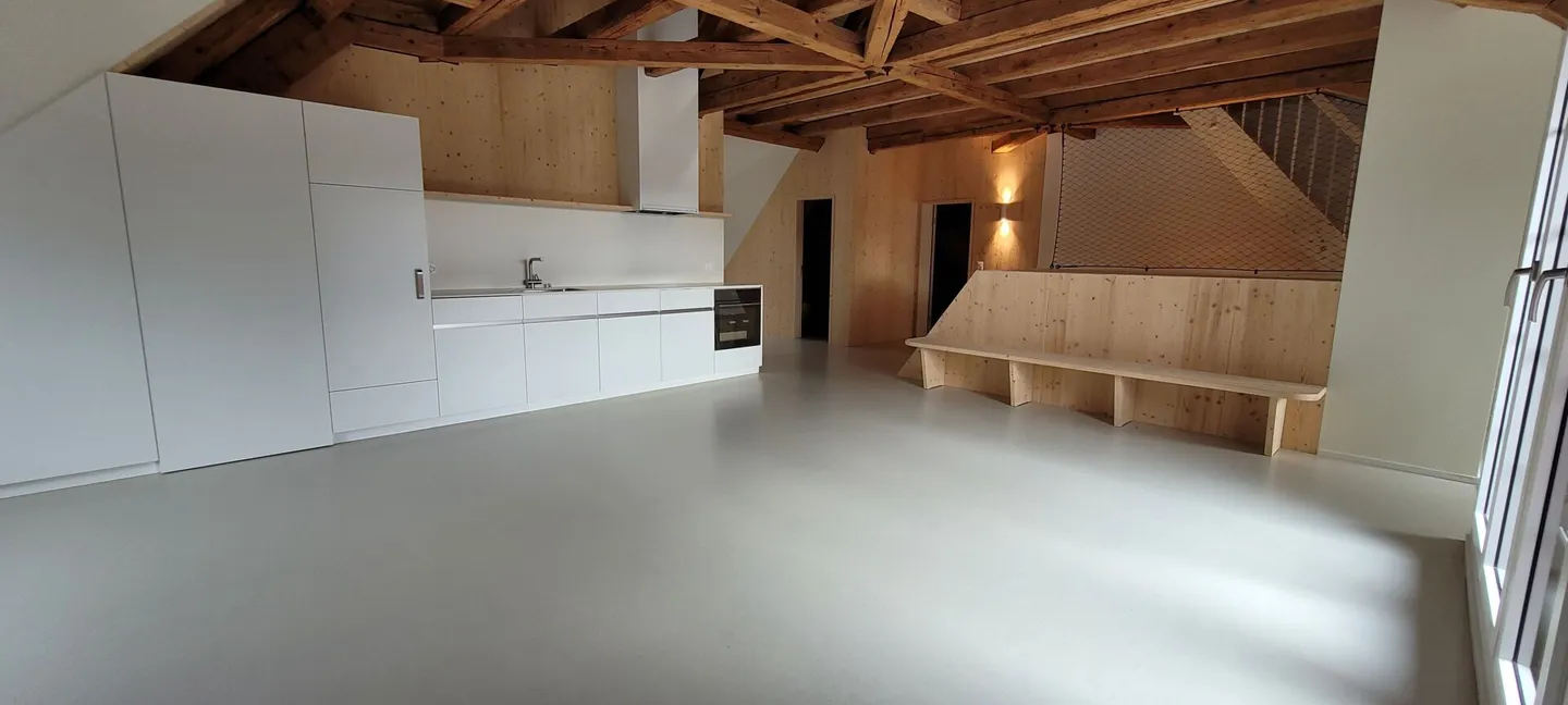 Appartement charmant rénové avec galerie dans un emplacement central - Photo 2 sur 11