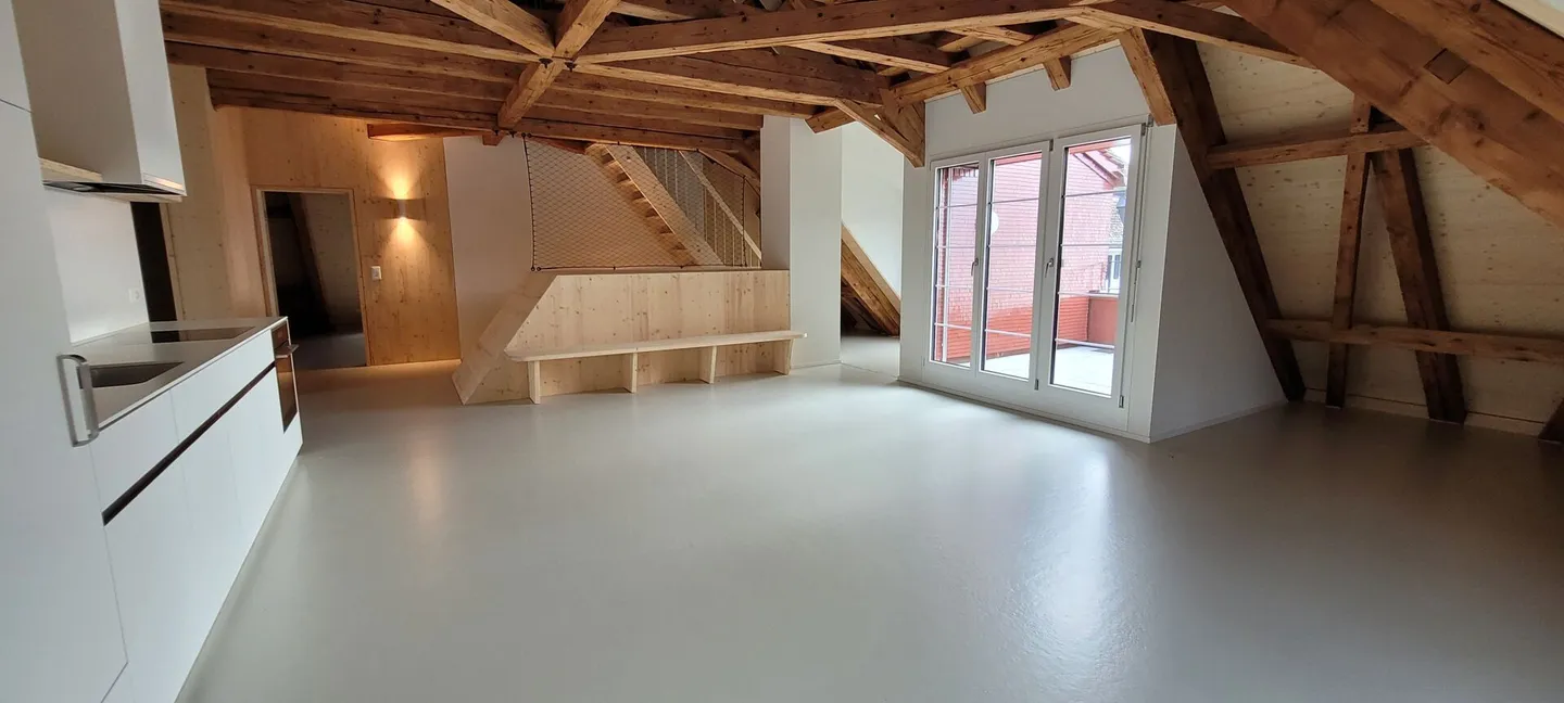 Appartement charmant rénové avec galerie dans un emplacement central - Photo 1 sur 11