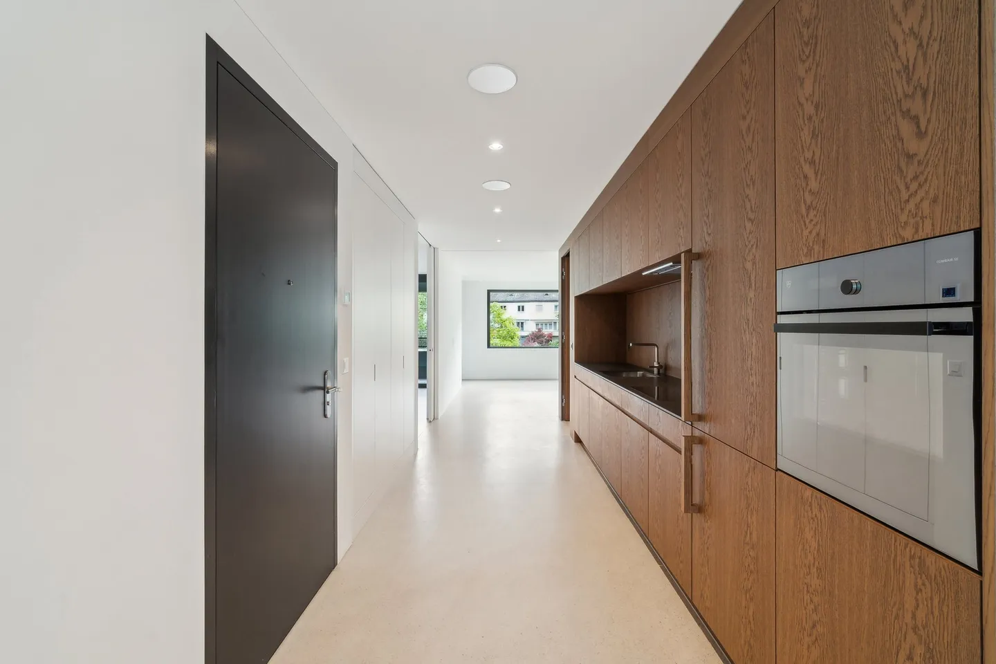 Bright 3.5 Room Apartment in Prime Location in Zurich-Seefeld - Available Immediately - Photo 9 of 10