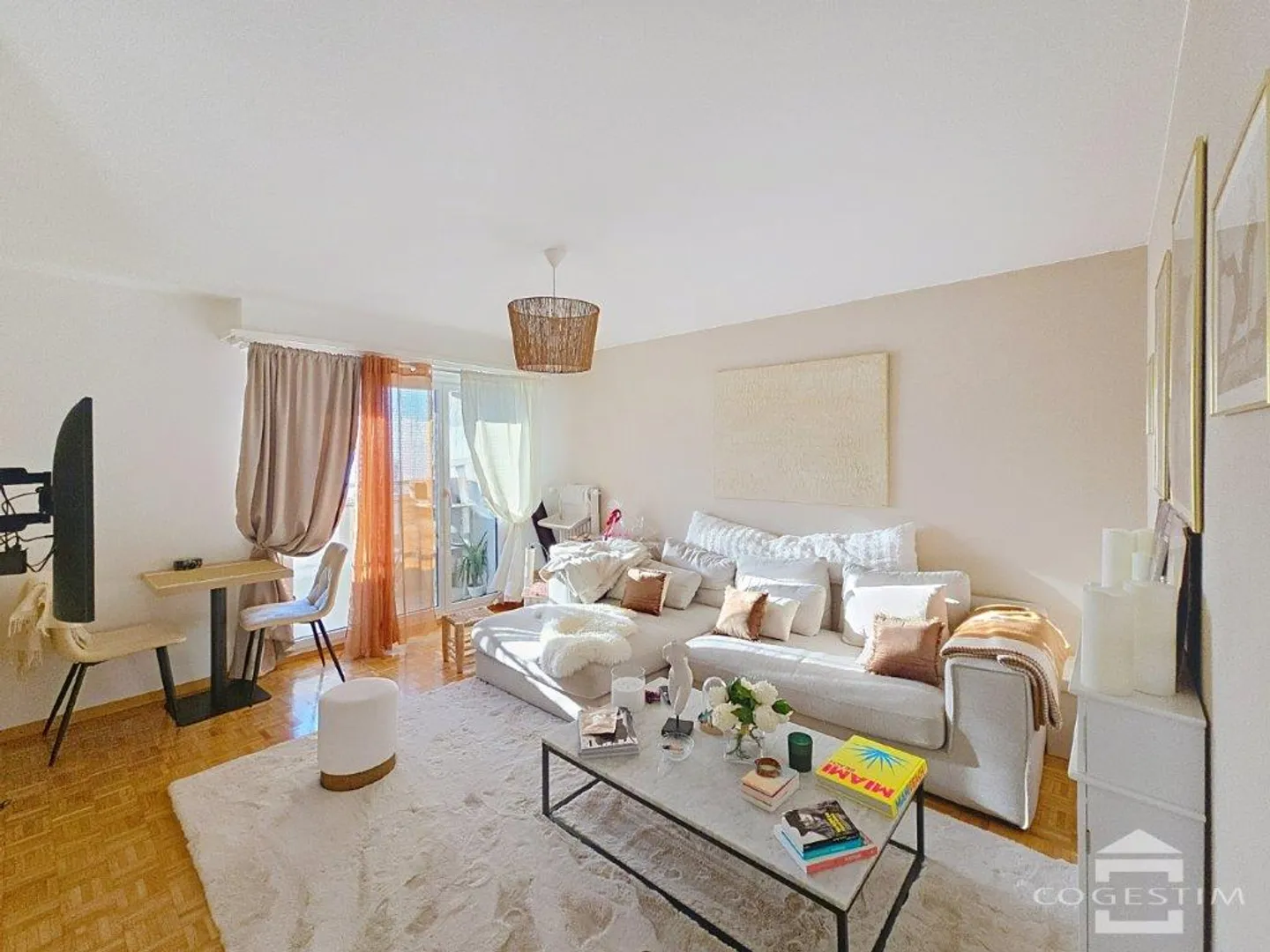 3.5 Room Apartment - Photo 1 of 11