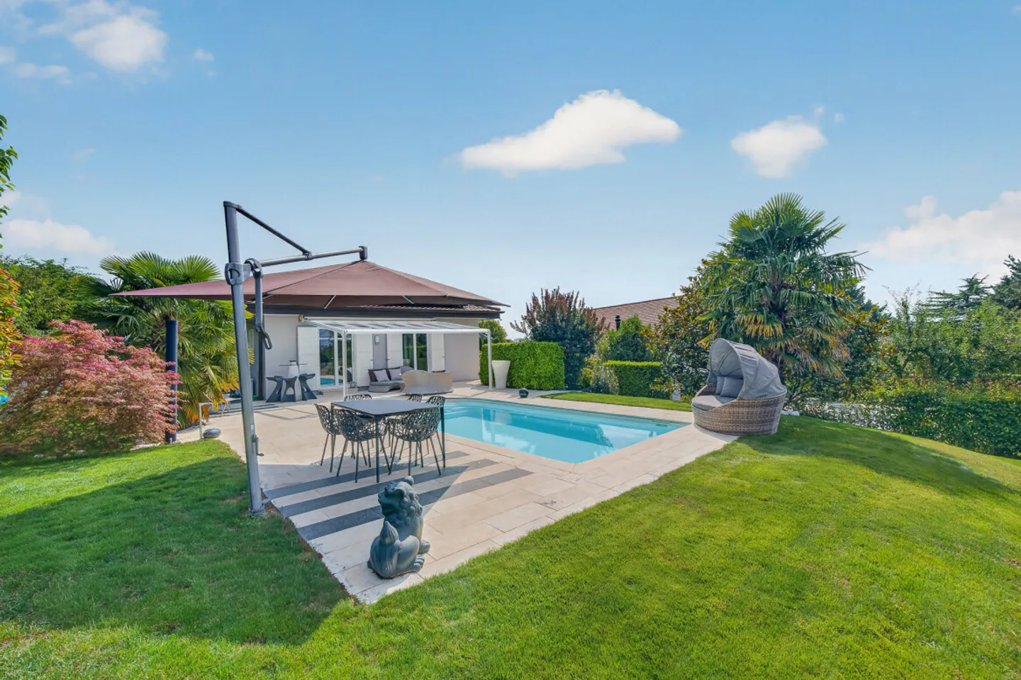 AM RANDE DES WEINBERGE, VILLA MIT POOL 5 MINUTEN VON MORGES - Foto 2 von 10