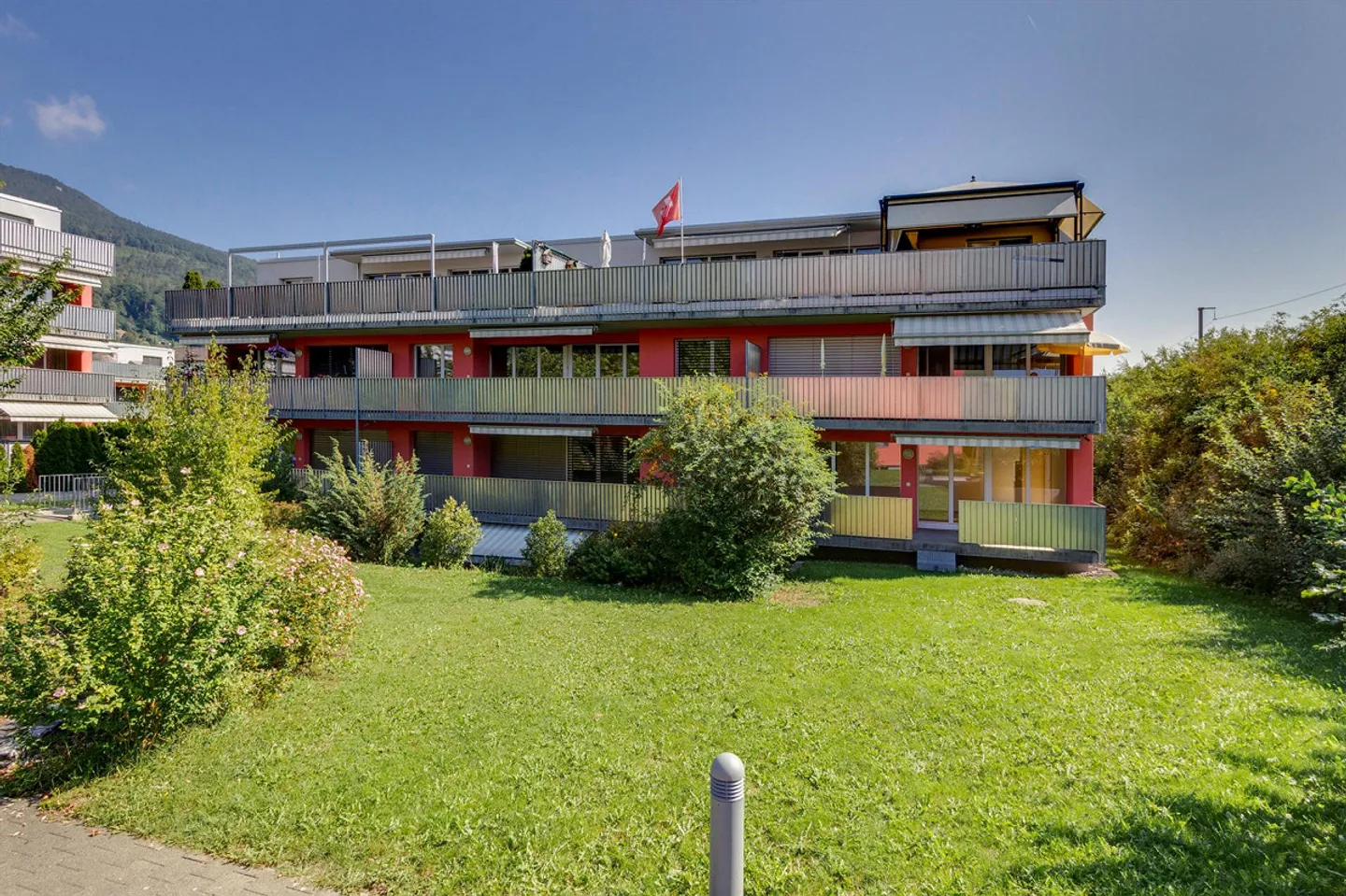 Moderne Wohnung mit grossem Balkon - Foto 1 von 13