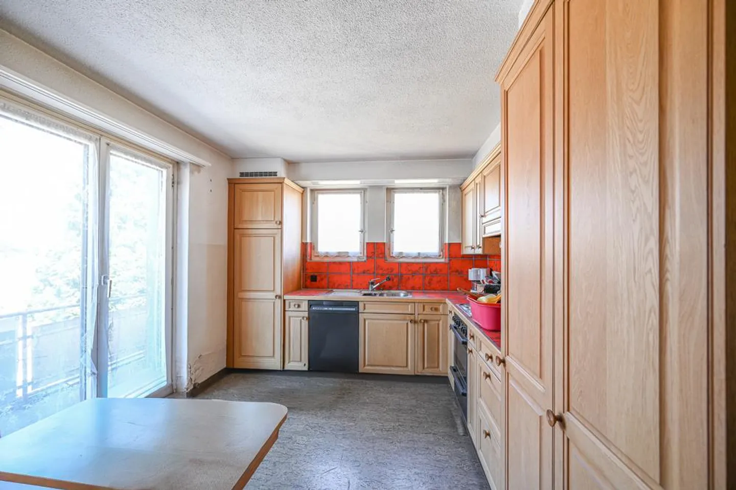 Building Land: Residential House with Storage Hall and Great Potential - Photo 5 of 7
