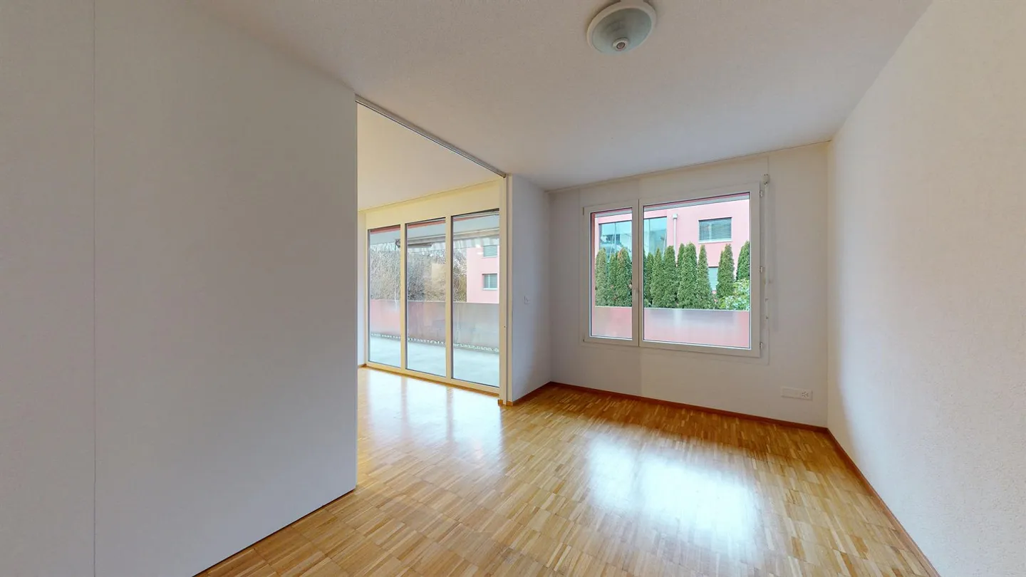 Moderne Wohnung mit grossem Balkon - Foto 8 von 13