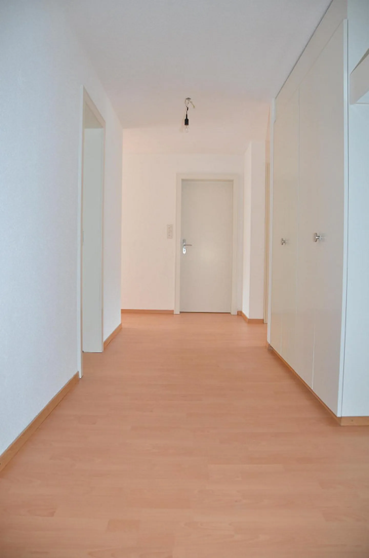 Grosszügige Wohnung mit Balkon - Foto 8 von 14