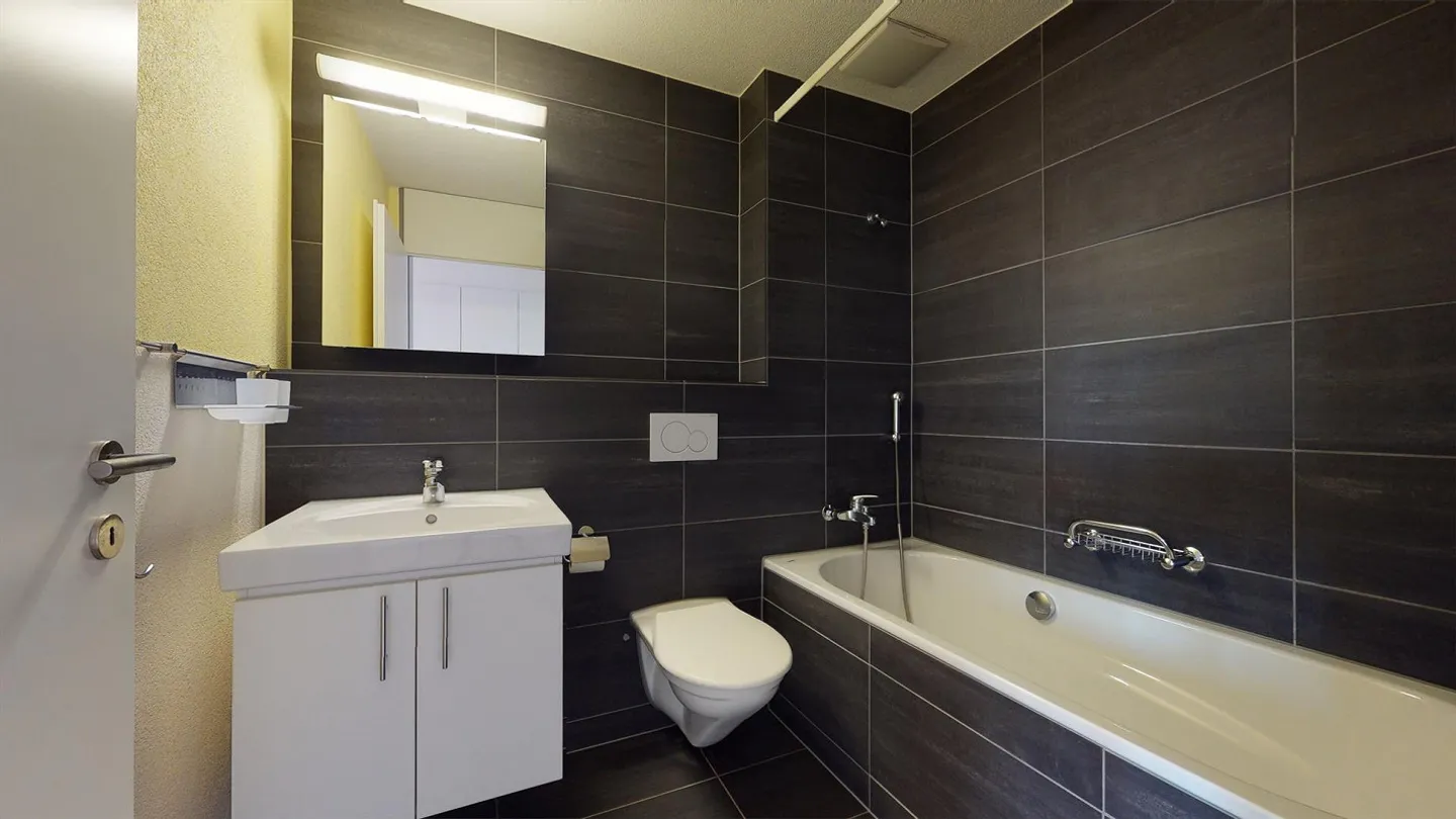 Moderne Wohnung mit grossem Balkon - Foto 10 von 13