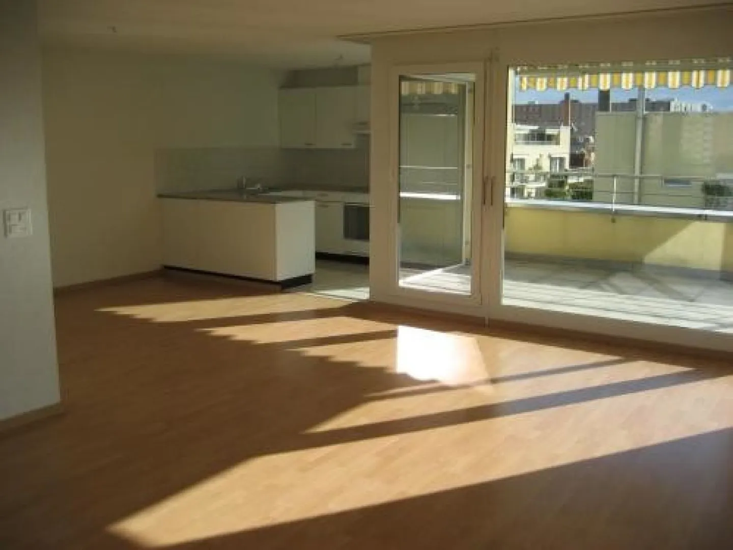 Beaucoup de soleil et d'intimité avec 2 terrasses - Photo 3 sur 6