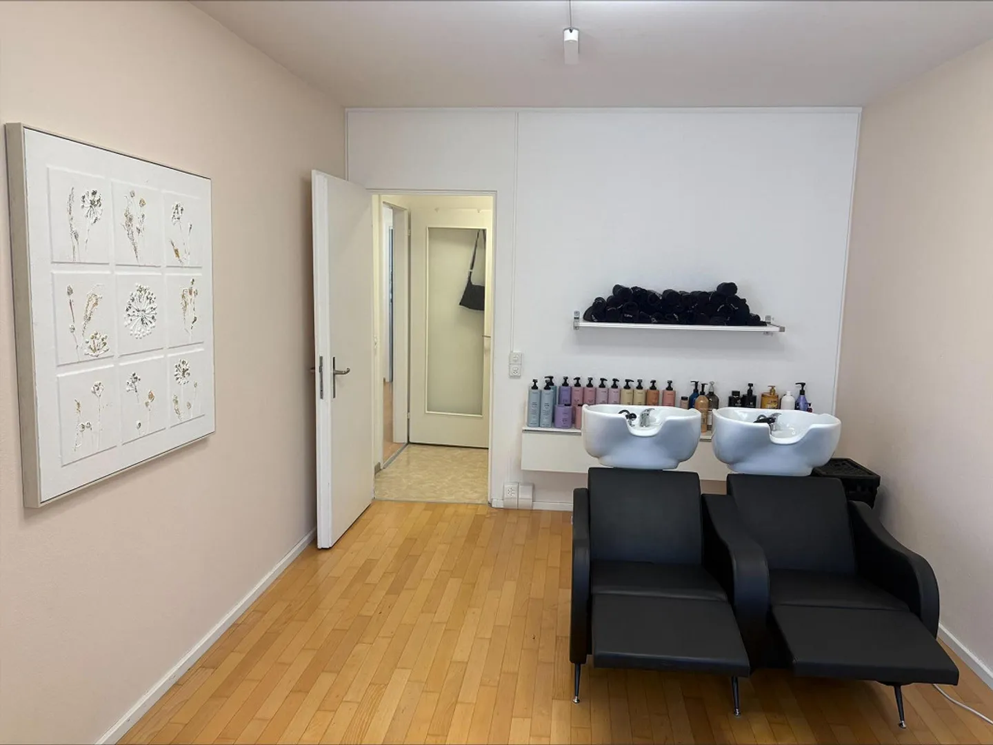 Attractive office space in a central location in Steinenvorstadt - Photo 2 of 10