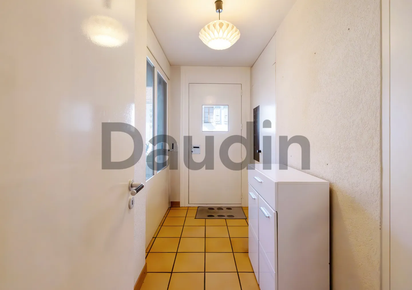 Duplex de 6 pièces en rez-de-jardin au cœur de la campagne genevoise - Foto 5 von 5