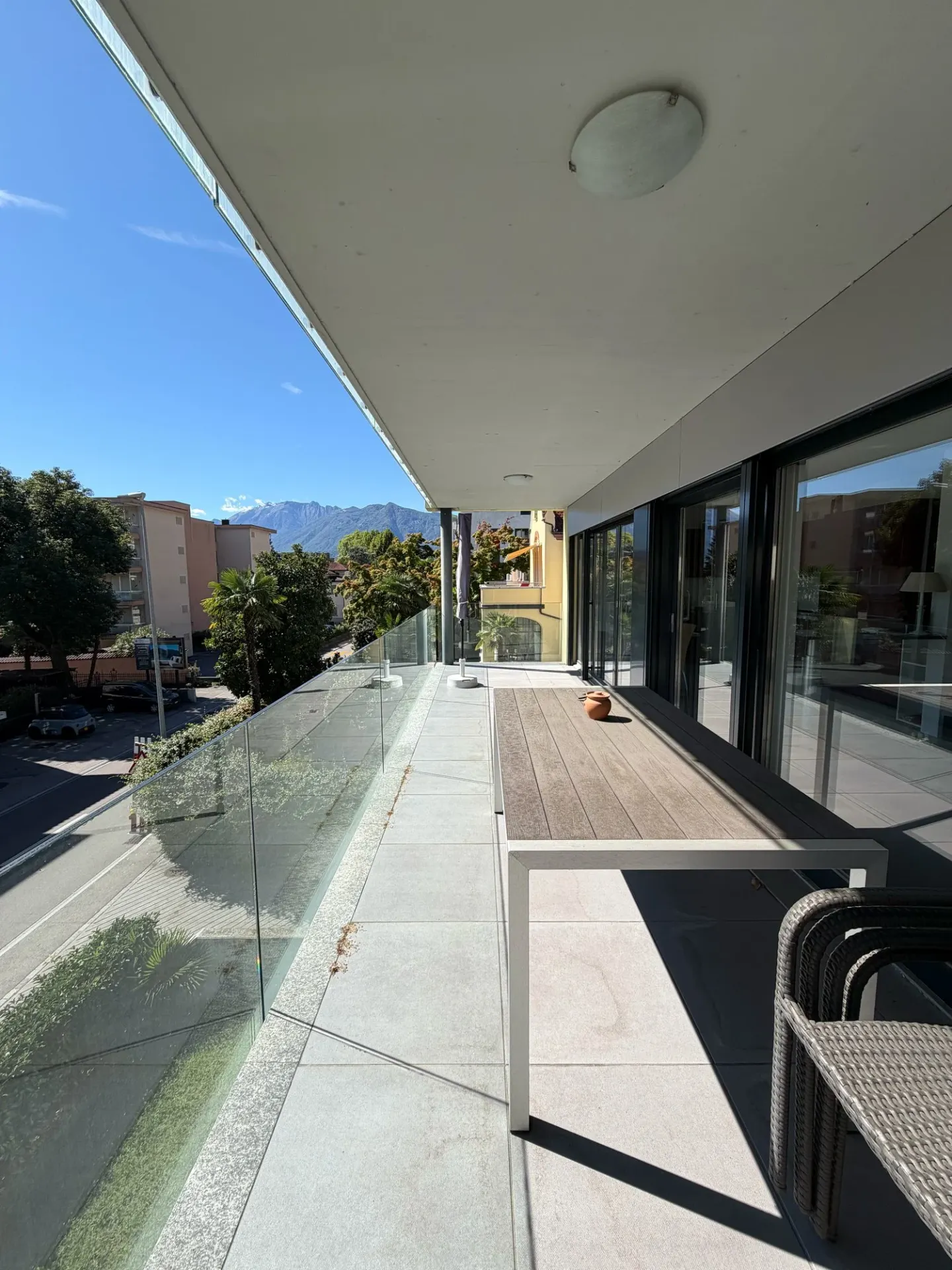 Bright 4.5-room apartment in Muralto - Primary residence - Photo 3 of 14