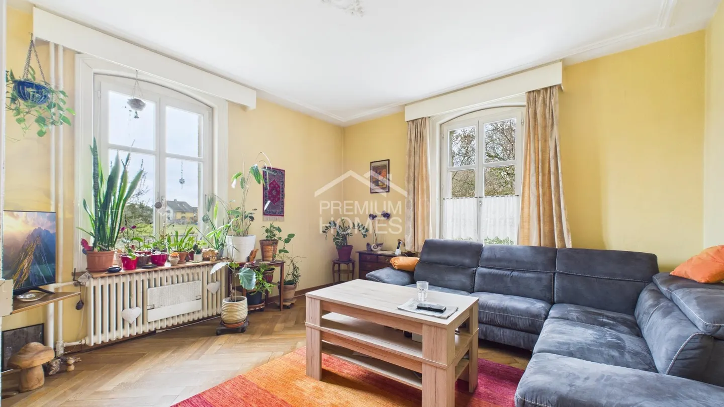 Charming Family Home with Garden - Photo 6 of 12