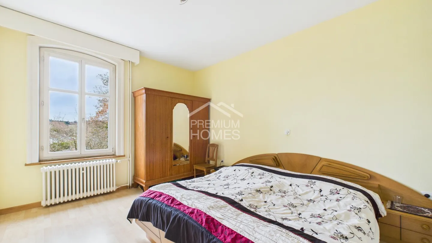 Charming Family Home with Garden - Photo 9 of 12
