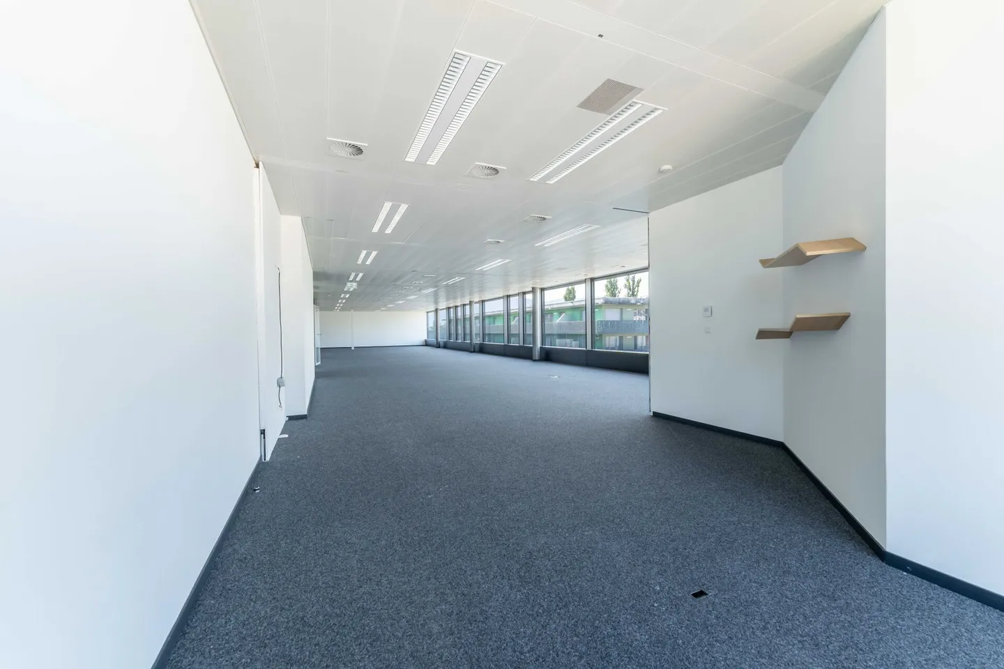 Superficie amministrativa di 292 m² al 4° piano - grandi spazi per uffici luminosi e modulari - Foto 4 di 7