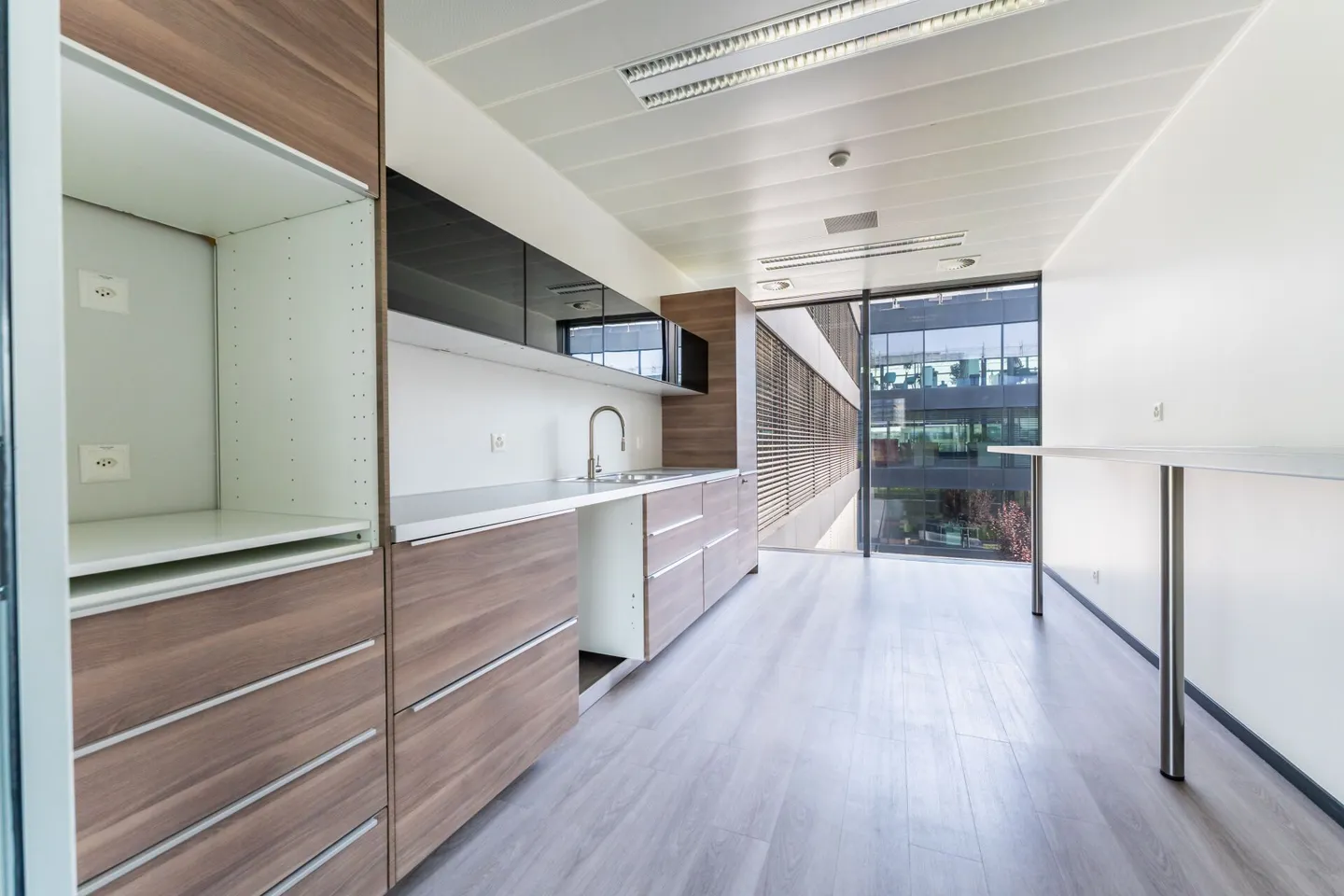 Superficie amministrativa di 292 m² al 4° piano - grandi spazi per uffici luminosi e modulari - Foto 6 di 7