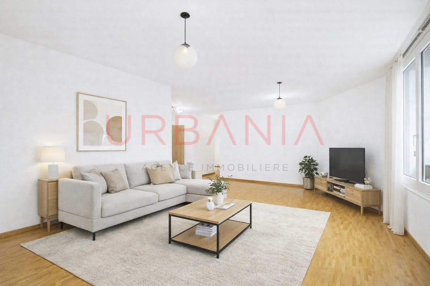 Helle 4-Zimmer-Wohnung mit Außenbereichen - Foto 1 von 4