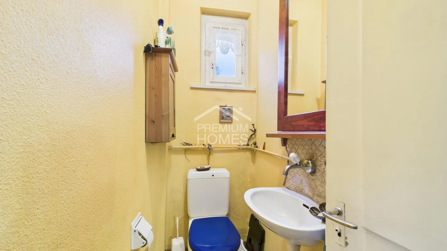 Charming Family Home with Garden - Photo 12 of 12