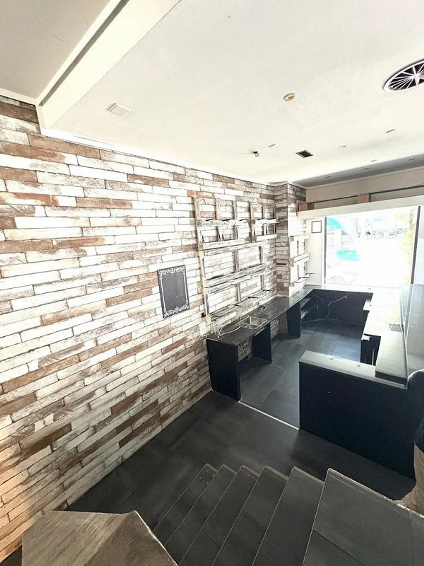 Basel Heuwaage Spazio commerciale spazioso e versatile di 165 m2 - Foto 3 di 5