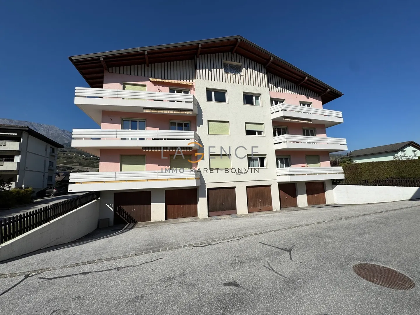 4.5-room apartment in a small residence - Uvrier - Photo 1 of 11