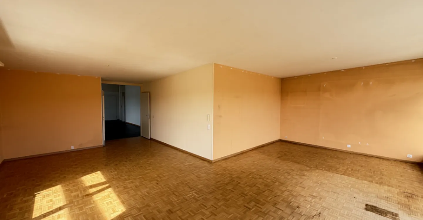 Geräumige Dachgeschosswohnung mit Panoramaterrasse - Foto 4 von 11