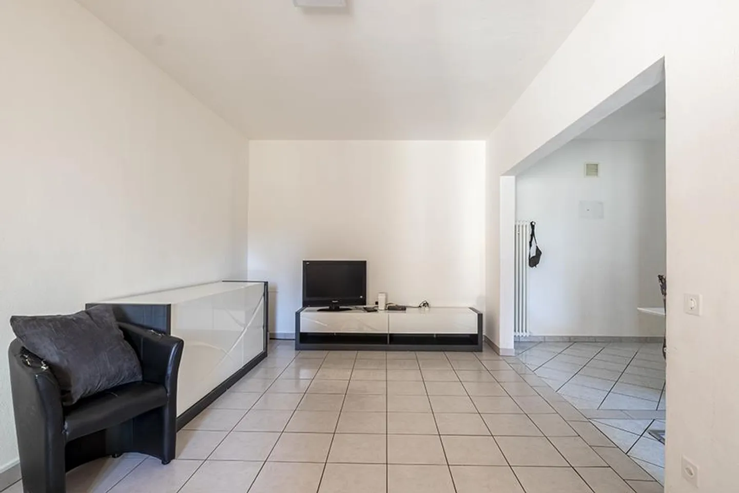 CASA DI 5 LOCALI A MAGADINO + 2.5 LOCALI A REDDITO - Foto 6 di 15