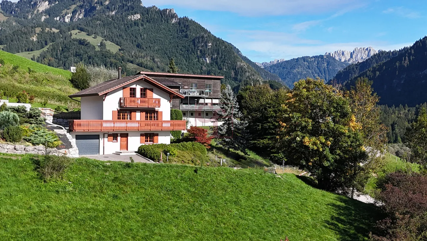 Charmey - Prächtiges Chalet mit 5.5 Zimmern - Foto 1 di 11