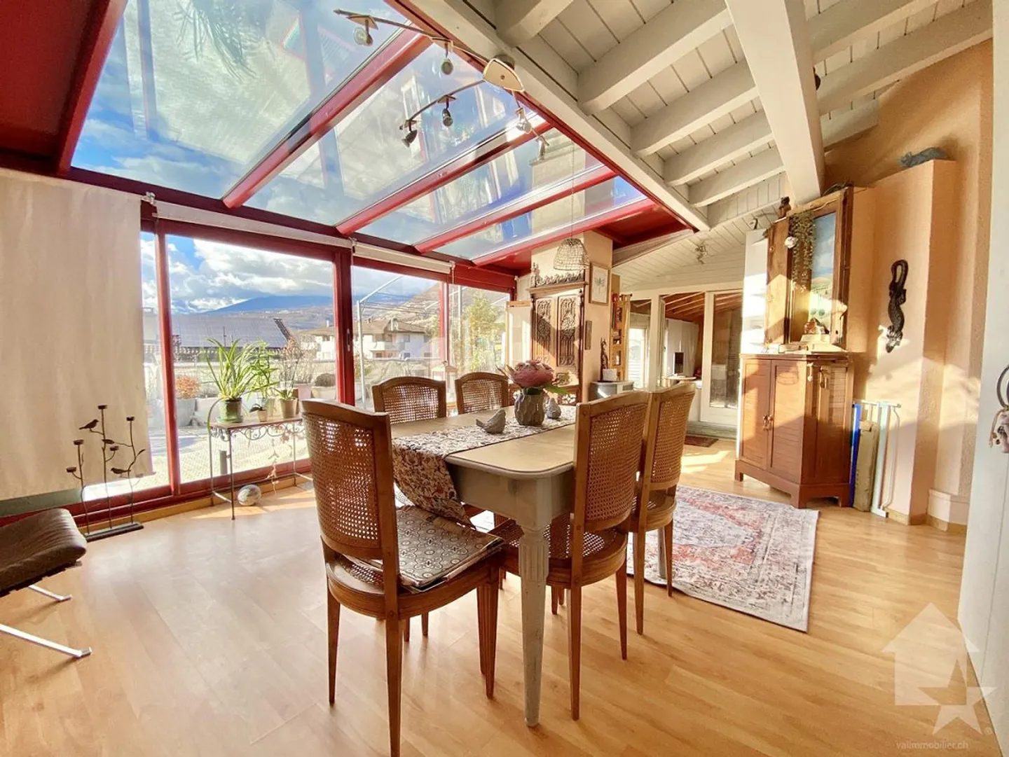Spacious penthouse in a quiet area, parking, 105 m2 terrace and view! - Photo 2 of 24