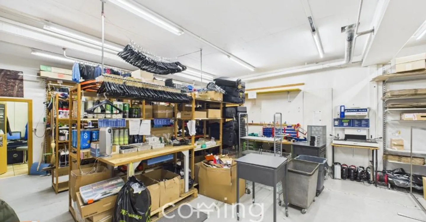 Commercial space for rent in Visp - central, flexible and with parking - Photo 7 of 11