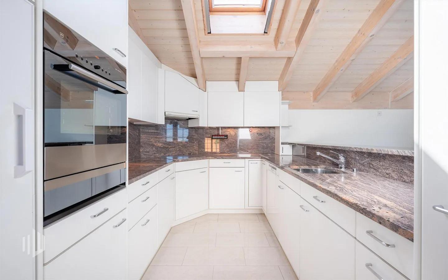 Charmante Dachwohnung mit Seeblick - Foto 5 von 8