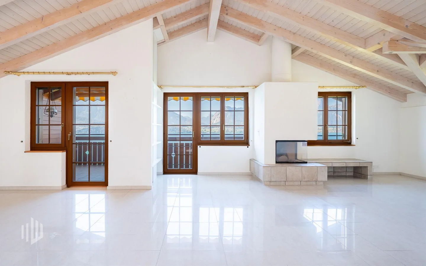 Charmante Dachwohnung mit Seeblick - Foto 3 von 8