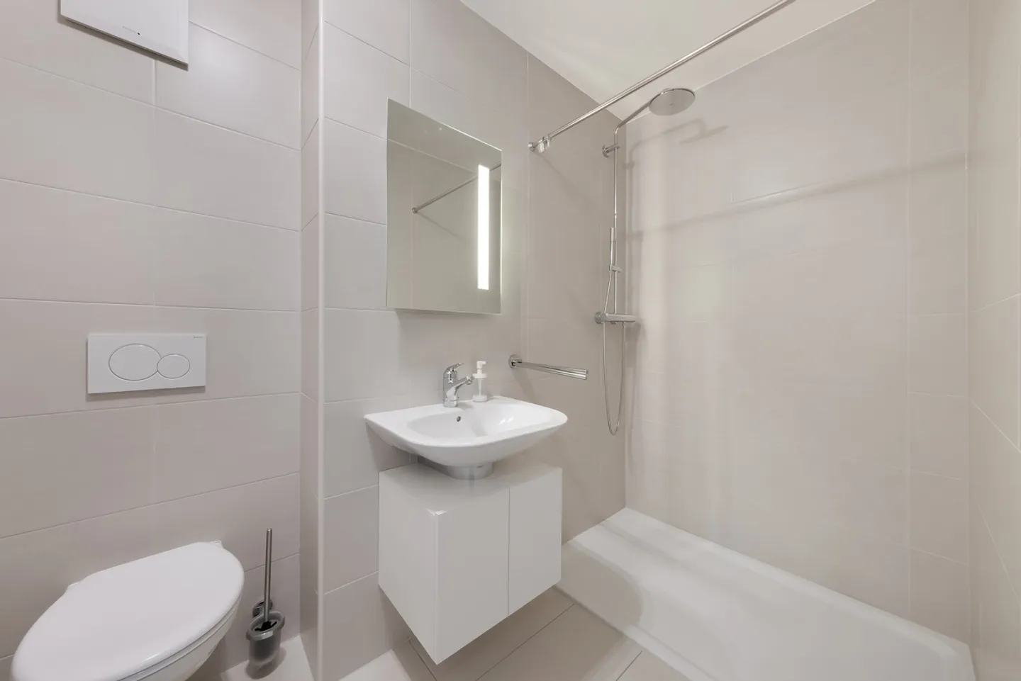 4.5 ROOM APARTMENT - PANORAMIC VIEW - GARAGE - EXCLUSIVE - Photo 12 of 13