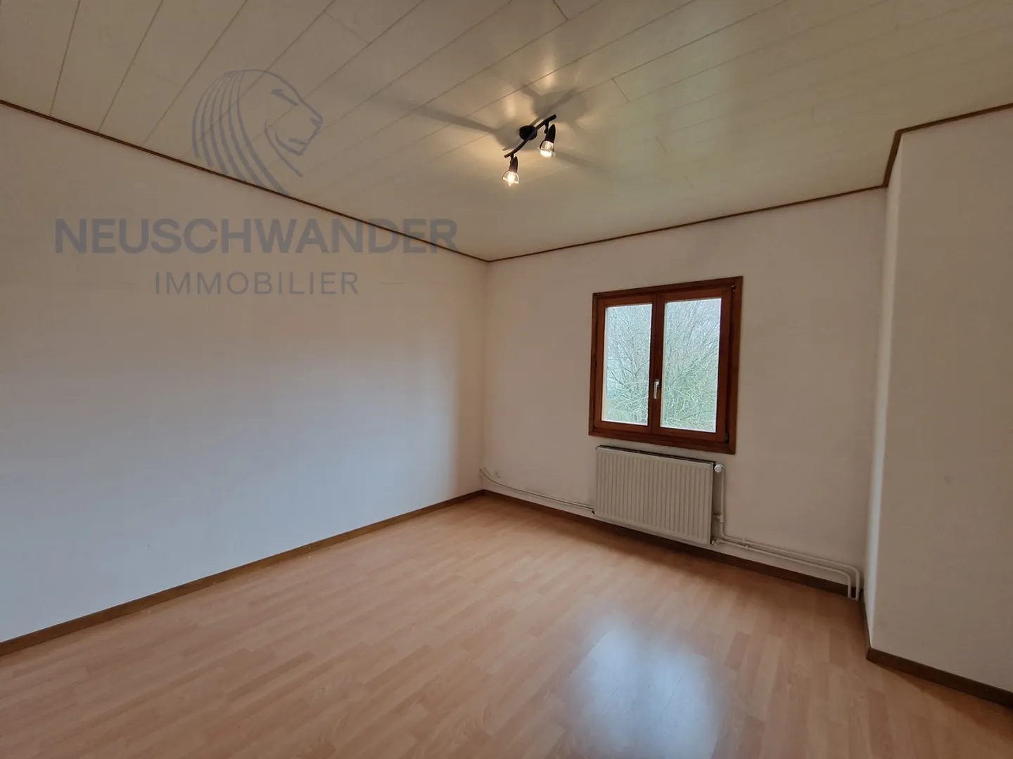 Apartment for rent - Photo 4 of 8