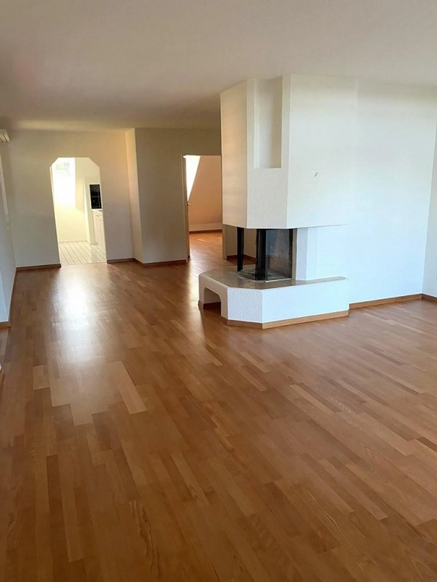 Cozy Maisonette Apartment in a Quiet Neighborhood - Photo 2 of 12