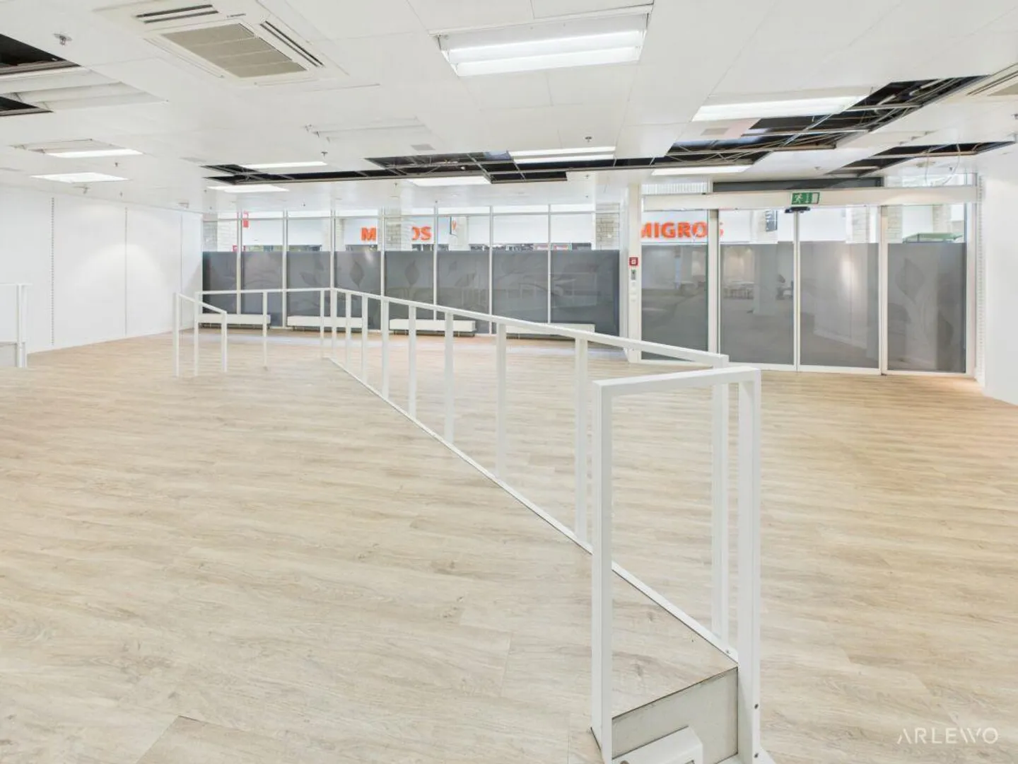 La tua nuova posizione nel cuore di Cham | 332 m² di spazio commerciale - Foto 4 di 10