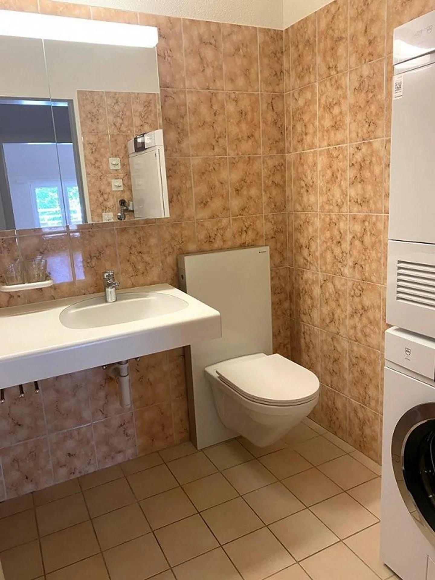 Cozy Maisonette Apartment in a Quiet Neighborhood - Photo 12 of 12