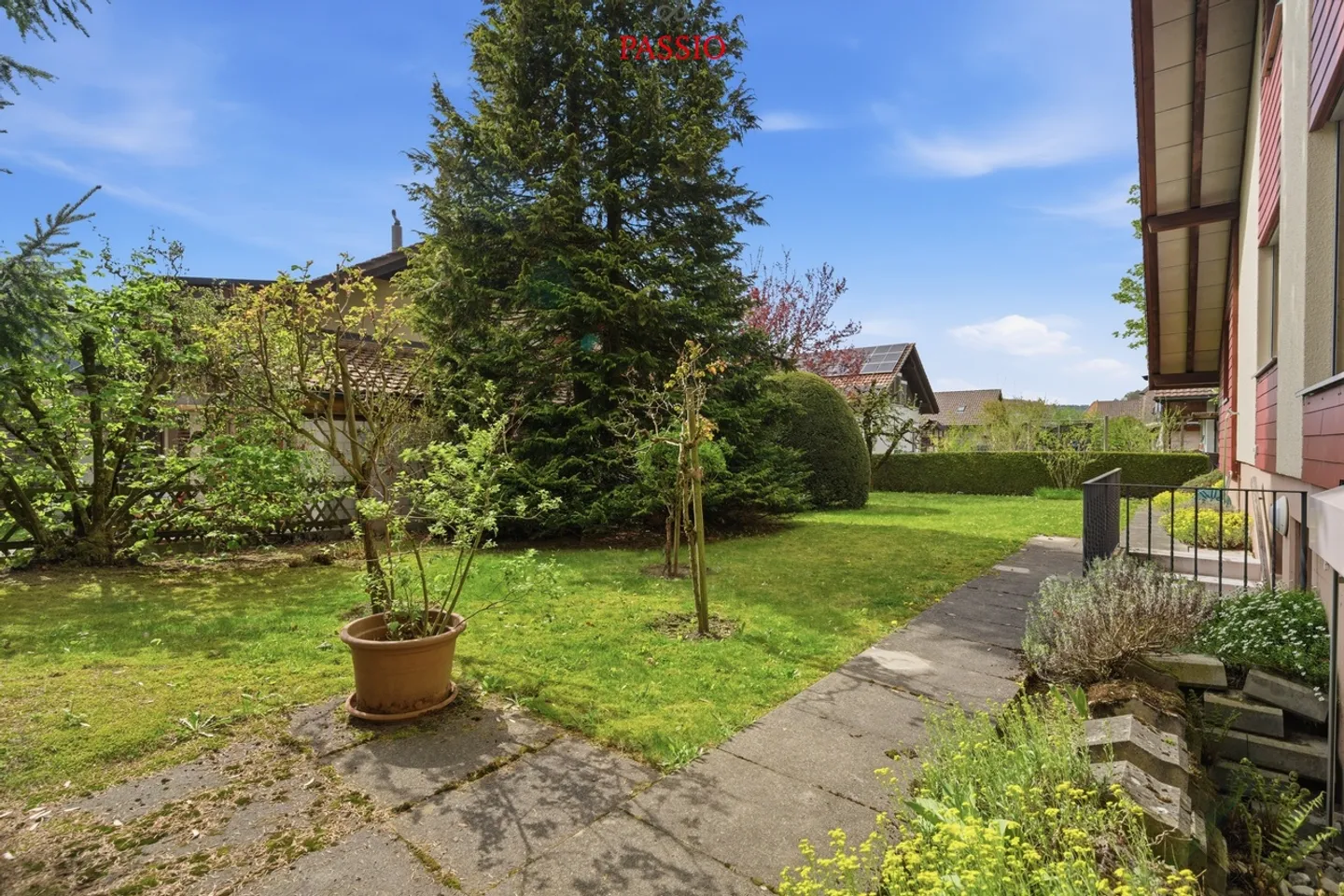 Maison individuelle spacieuse de 6 pièces avec jardin et potentiel locatif - Photo 4 sur 36