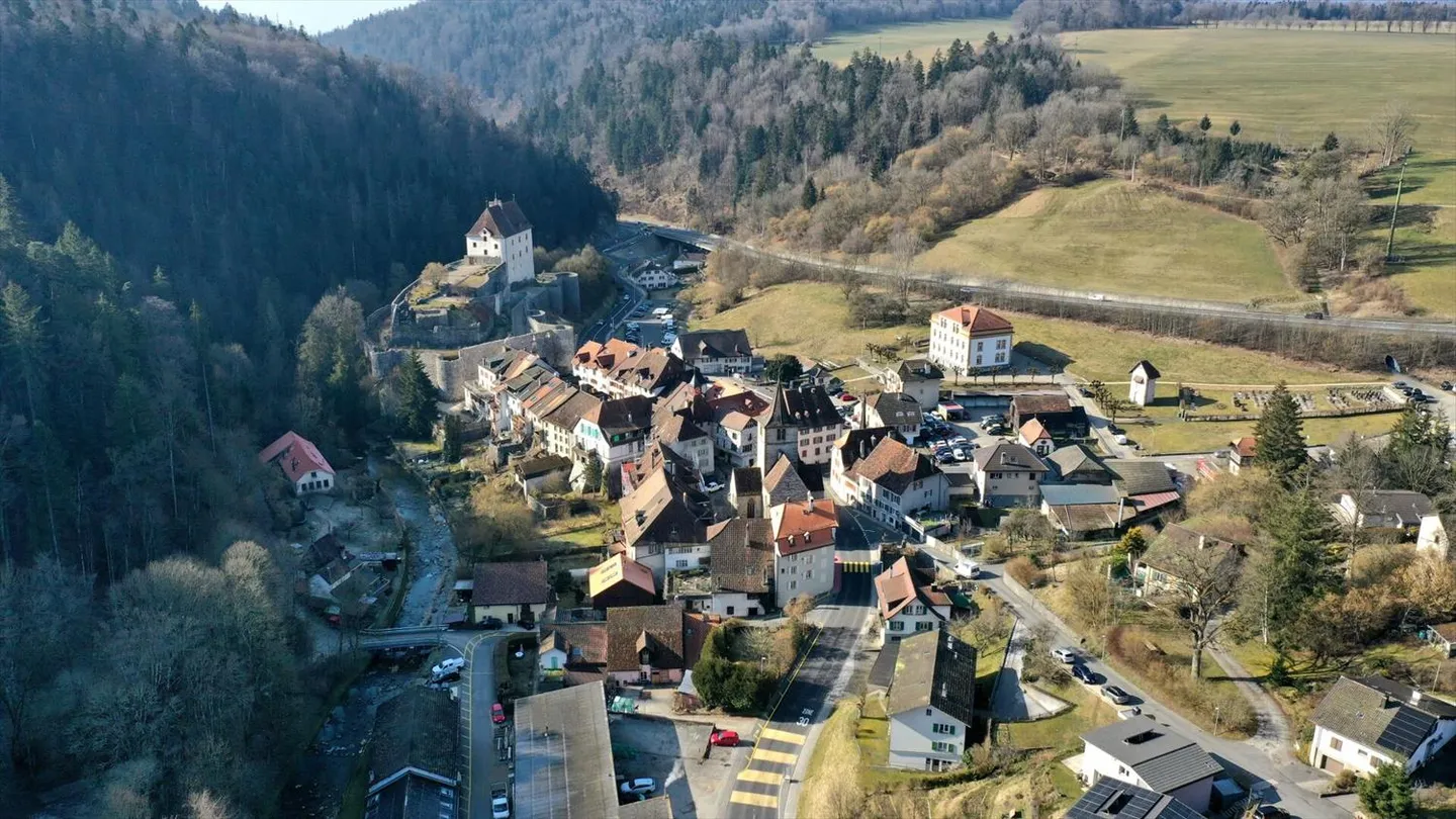 Wunderschönes Dorfhaus mit 6,5 Zimmern - Foto 8 von 8