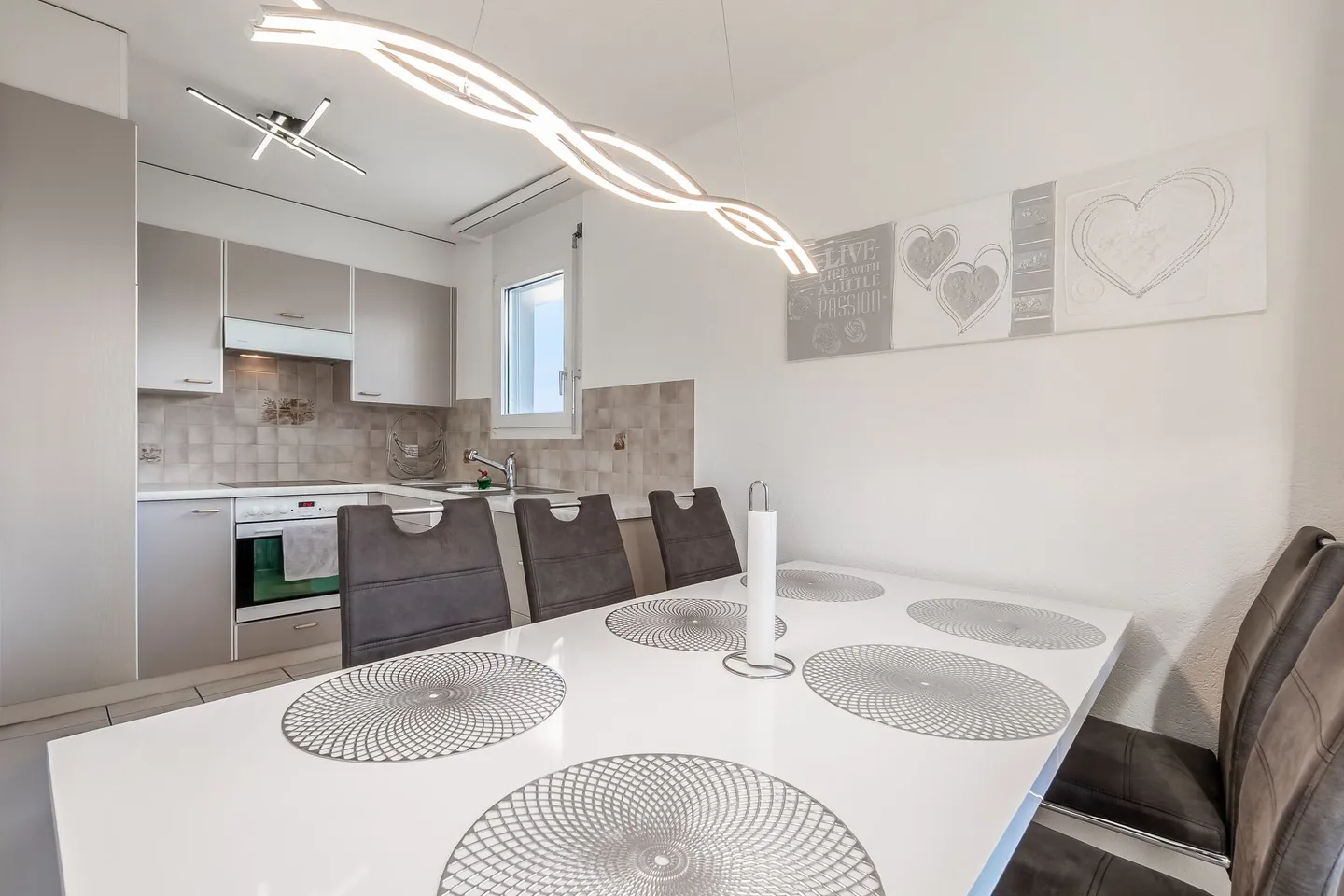 Appartement lumineux de 4,5 pièces dans un emplacement calme et central à Derendingen ! - Photo 8 sur 19