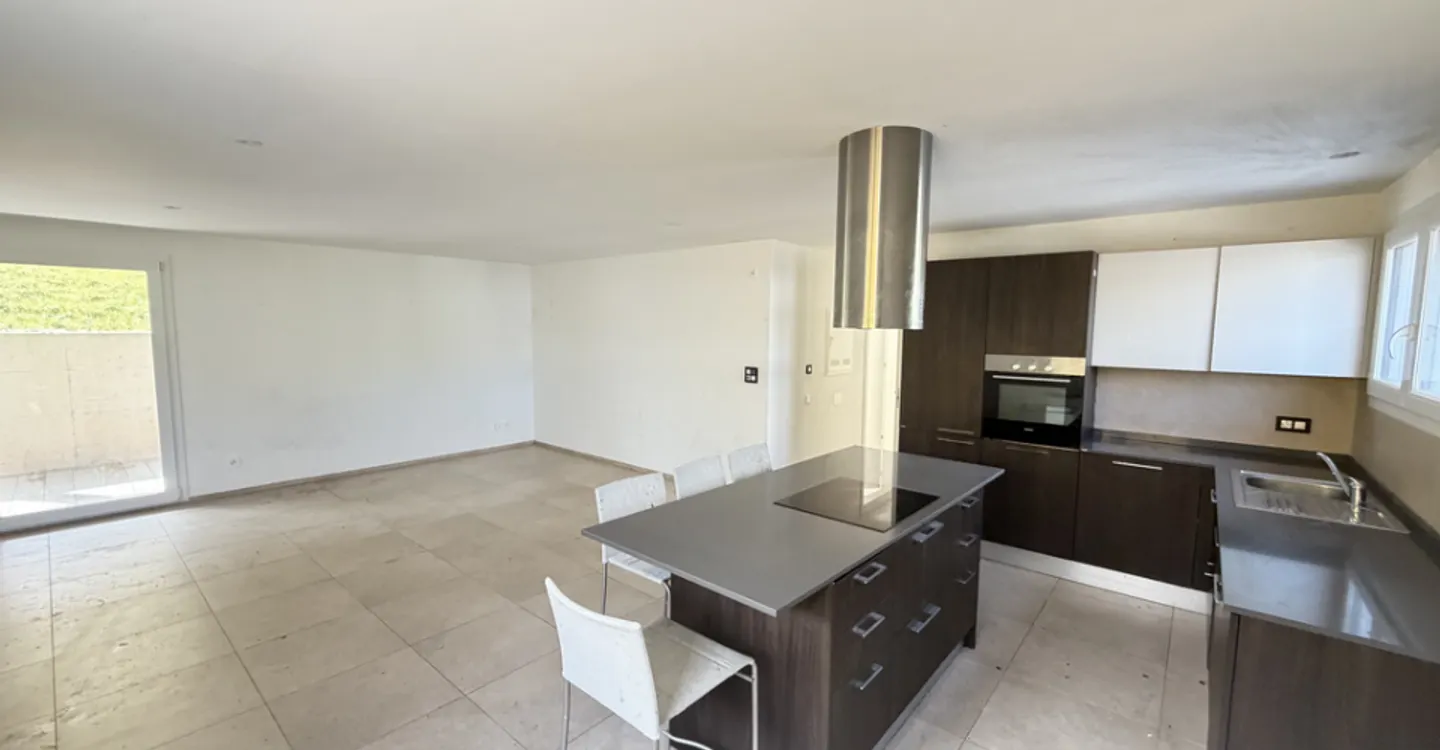 Appartamento moderno con terrazza - Foto 6 di 9