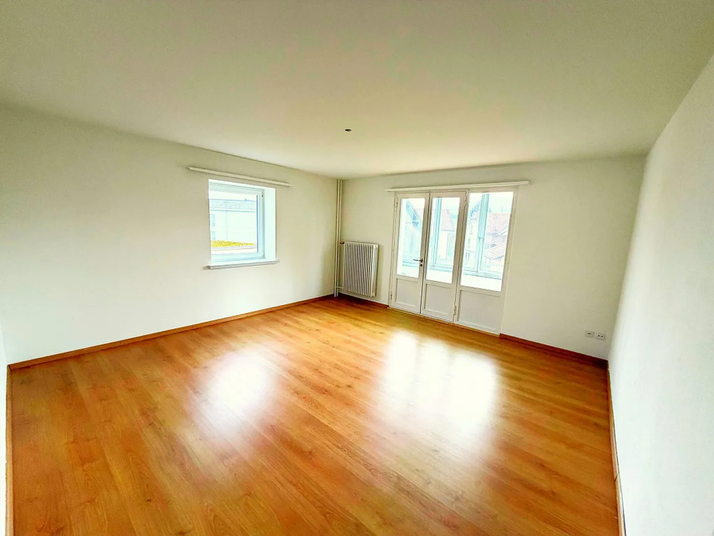 Charming 4.5-room apartment with balcony and beautiful view in Stachen - Photo 6 of 10