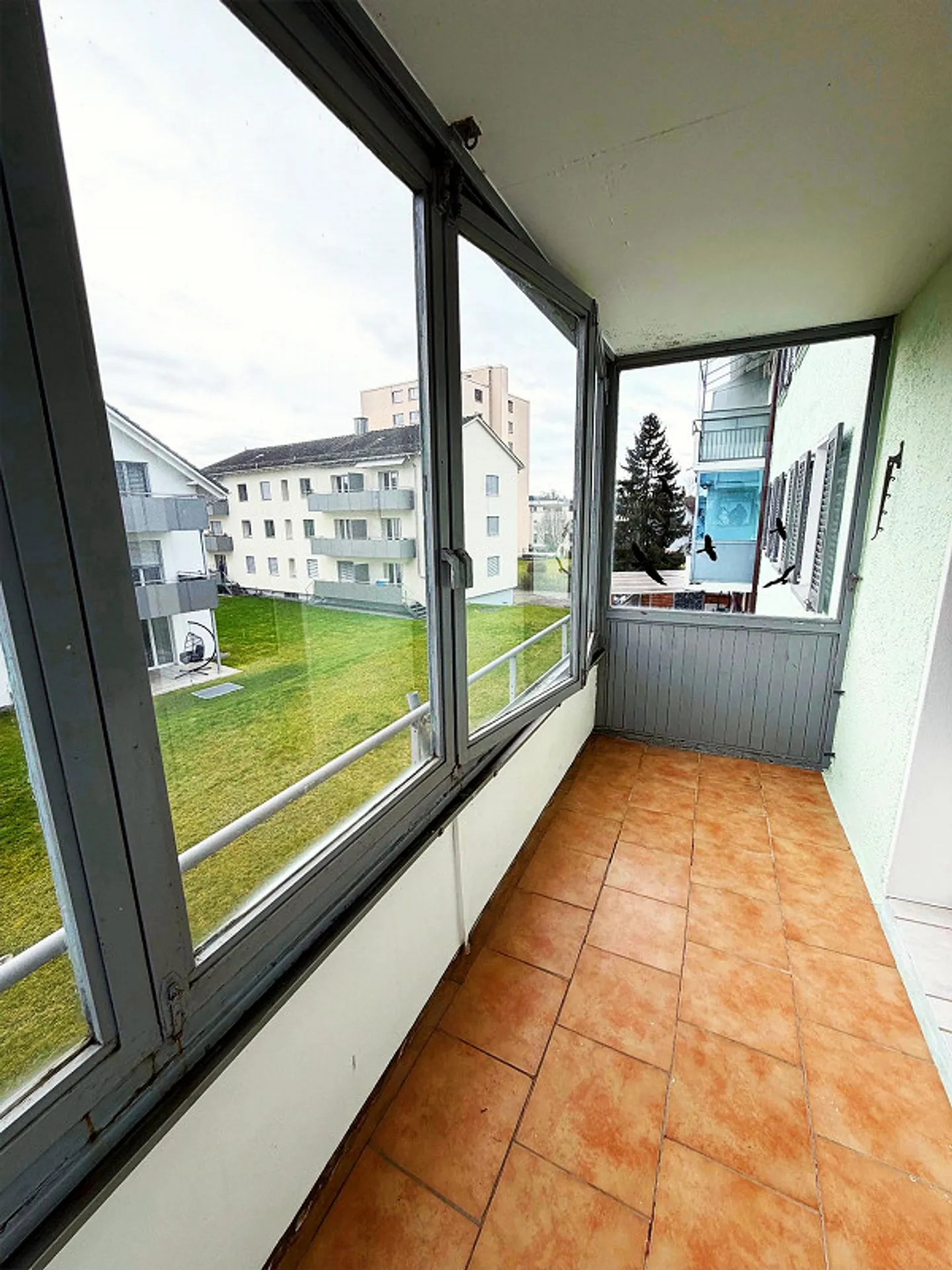 Charming 4.5-room apartment with balcony and beautiful view in Stachen - Photo 10 of 10