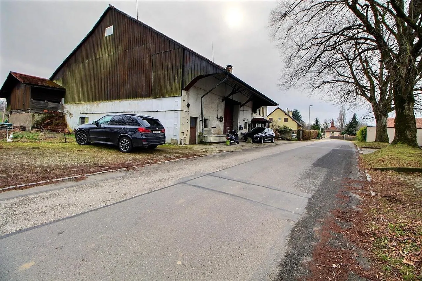 CLASSIC SALE For complete renovation - Photo 2 of 10